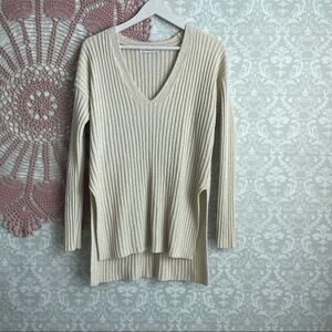 5/$30 Dainty Hooligan Side Split Ribbed V Neck Sweater Cream S